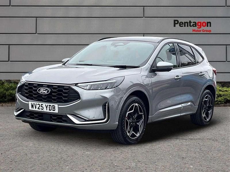 Käytetty Ford Kuga ST-Line X 239 HP (175 kW) 2025 Hopea Katumaasturi