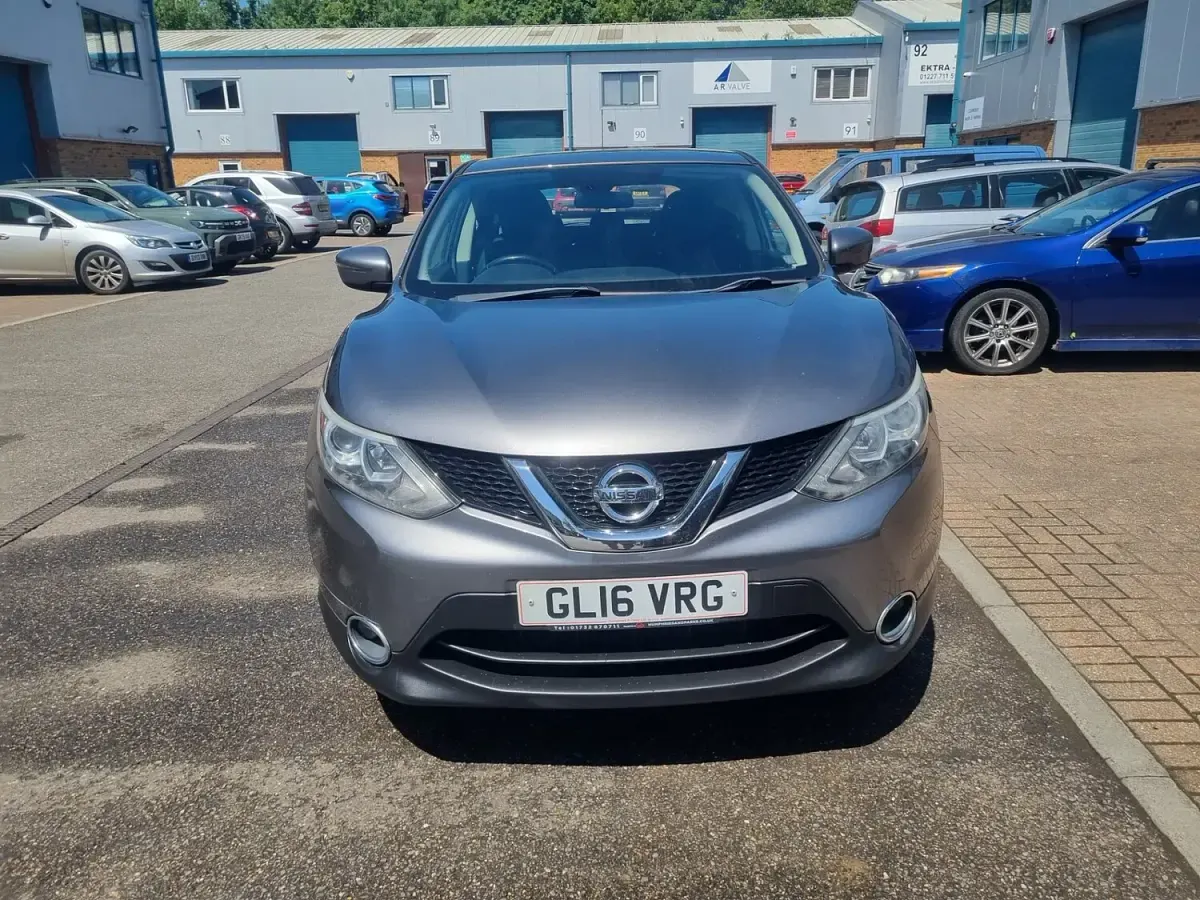 Used Nissan Qashqai Acenta 115 HP (84 kW) 2016 Grey SUV