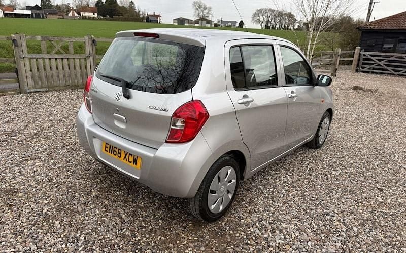 Used Suzuki Celerio 68 HP (50 kW) 2018 Silver Hatchback