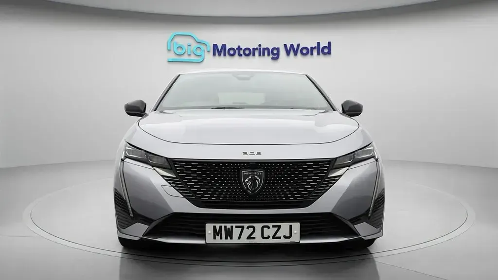 Second-hand Peugeot 308 GT 130 CP (95 kW) 2022 Gri Hatchback