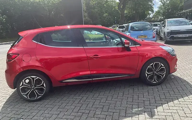 Used Renault Clio Iconic 76 HP (55 kW) 2019 Hatchback