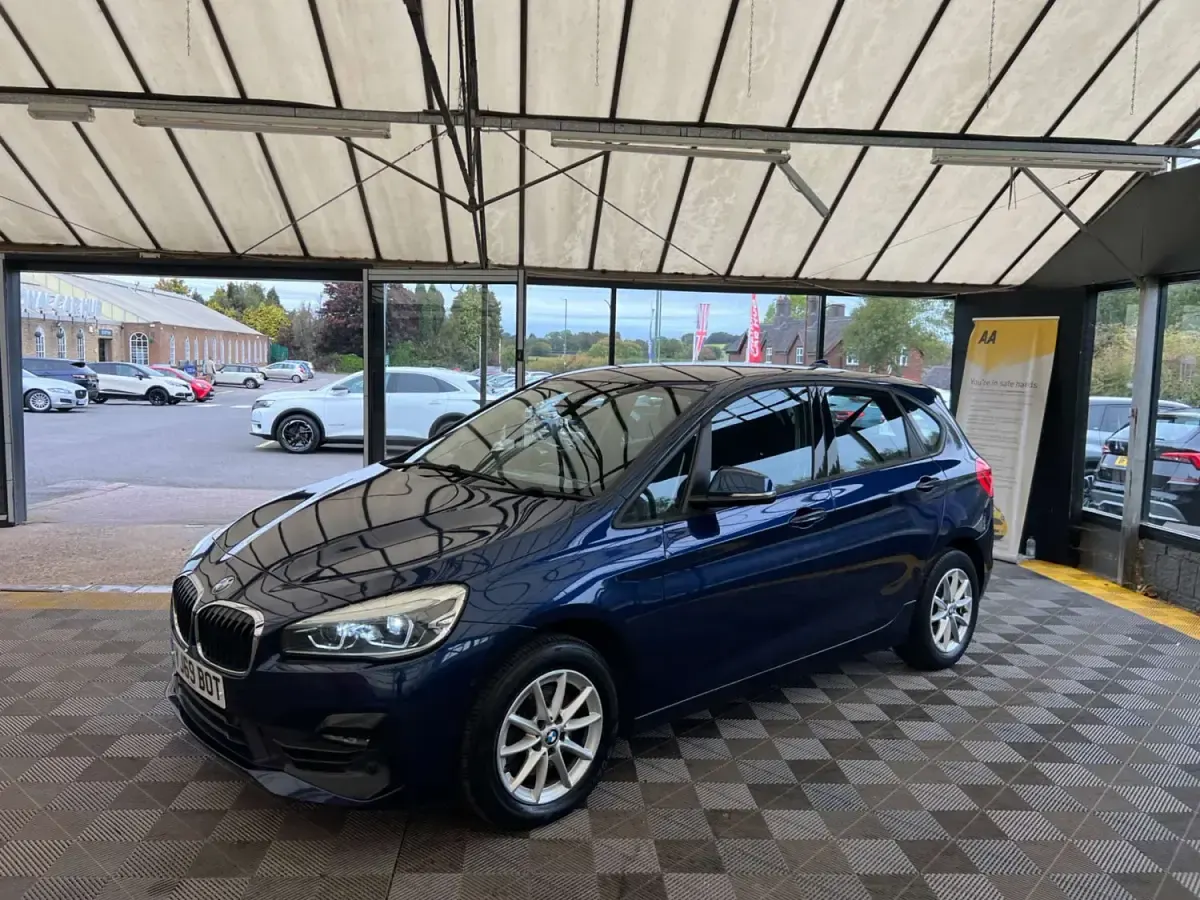 Usado BMW 218 Luxury Line 2020 Azul Utilitario