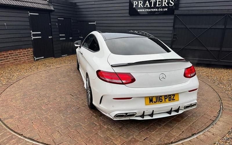 Used Mercedes C300 AMG Line Premium 245 HP (180 kW) 2016 White Coupe