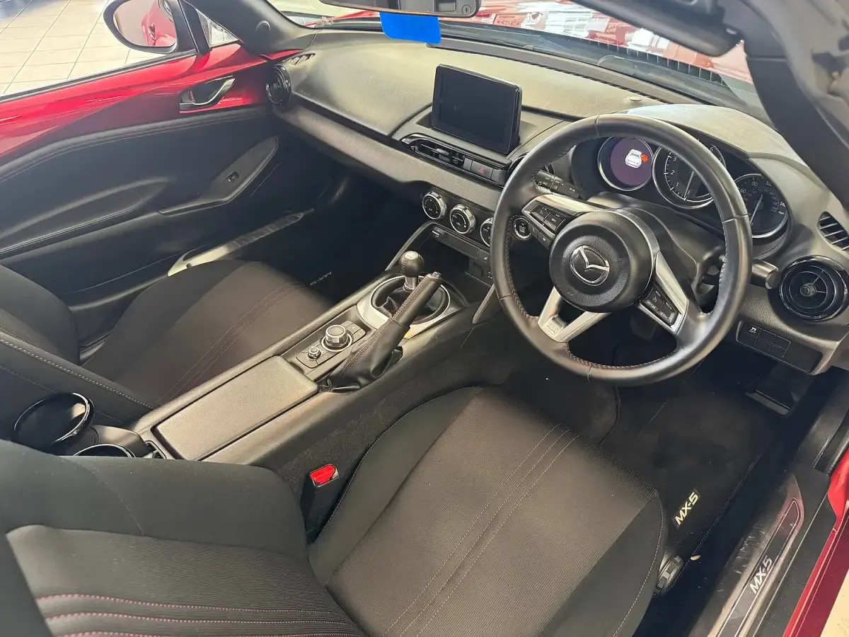 Used Mazda MX5 160 HP (117 kW) 2018 Red Cabriolet