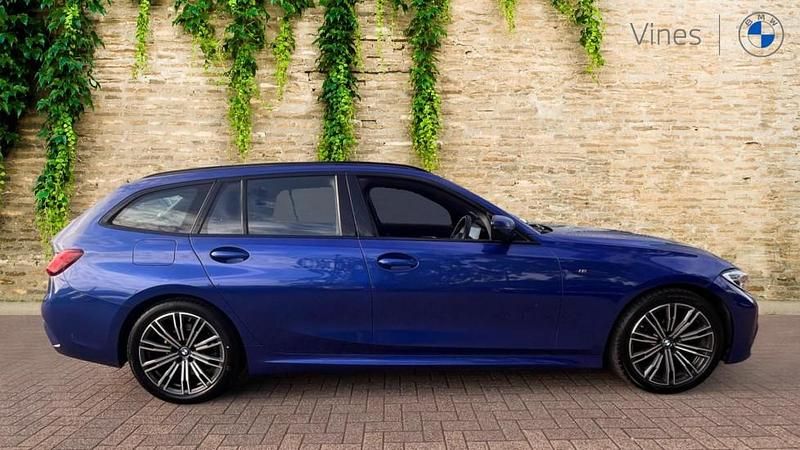 Used BMW 318 M Sport 154 HP (113 kW) 2022 Blue Estate