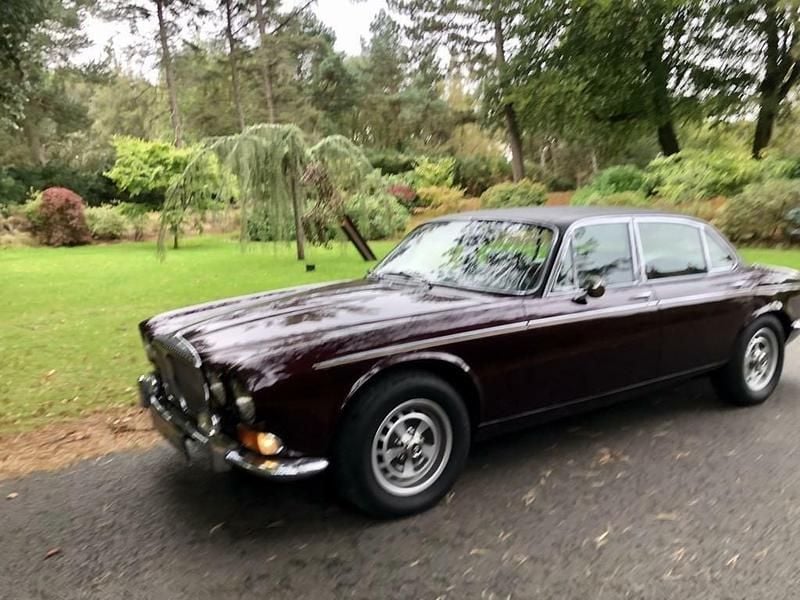 Used Daimler Double Six Serie 1 1973 Maroon Sedan