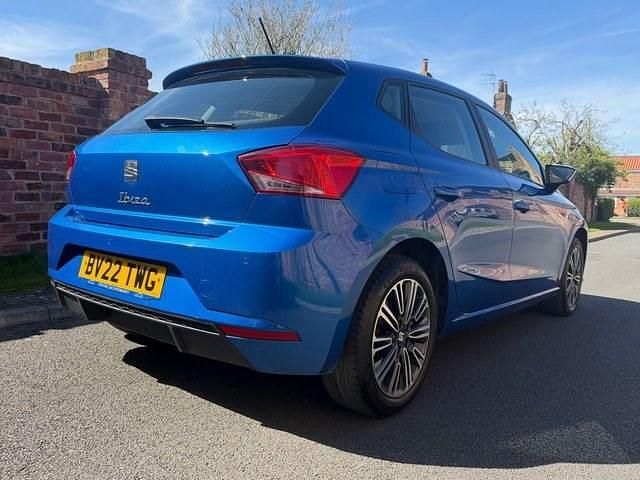 Używany Seat Ibiza SE Technology 95 KM (69 kW) 2022 Niebieski Hatchback