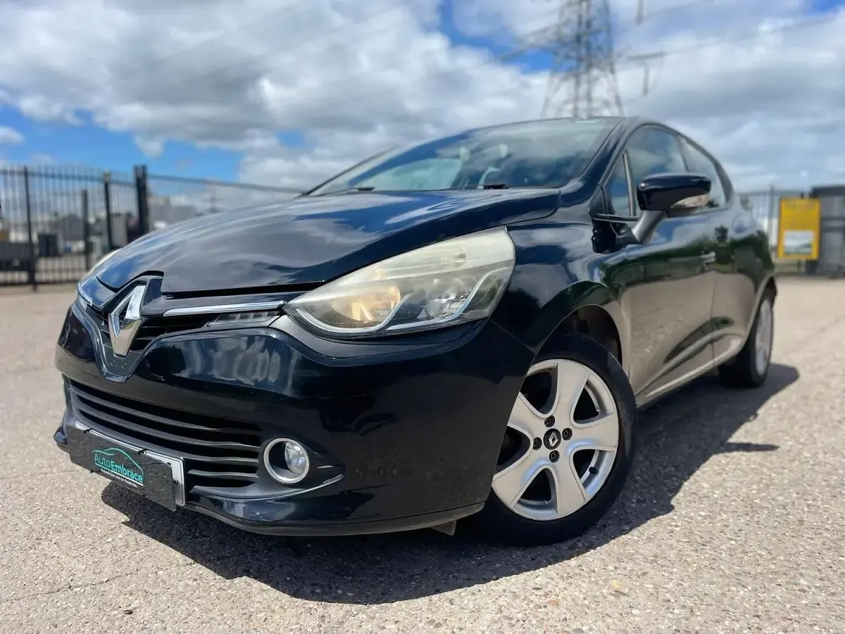 Used Renault Clio Dynamique 75 HP (55 kW) 2013 Black Hatchback