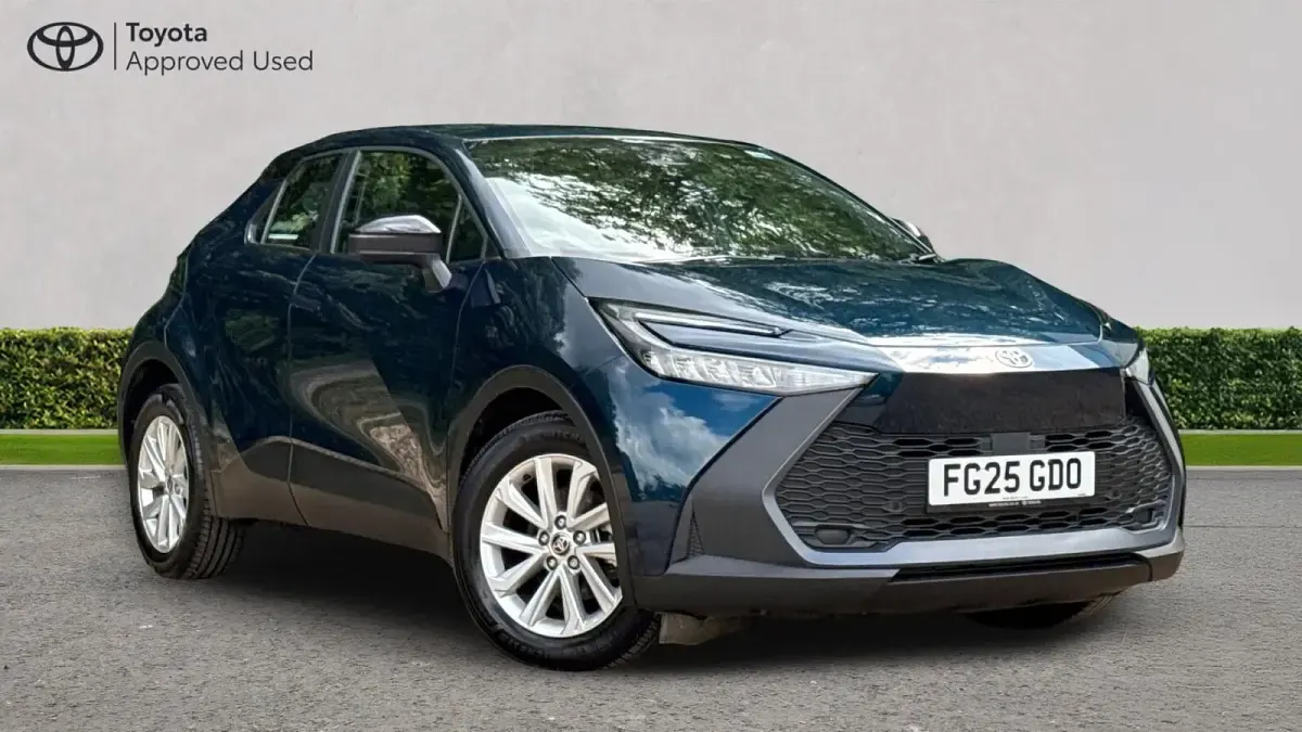 Used Toyota C-HR 140 HP (102 kW) 2025 SUV