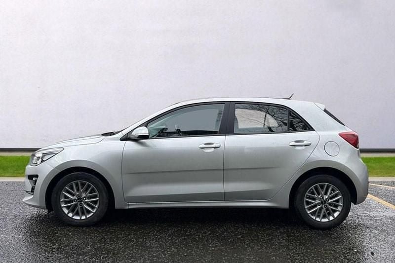 Used Kia Rio 99 HP (72 kW) 2022 Silver Hatchback