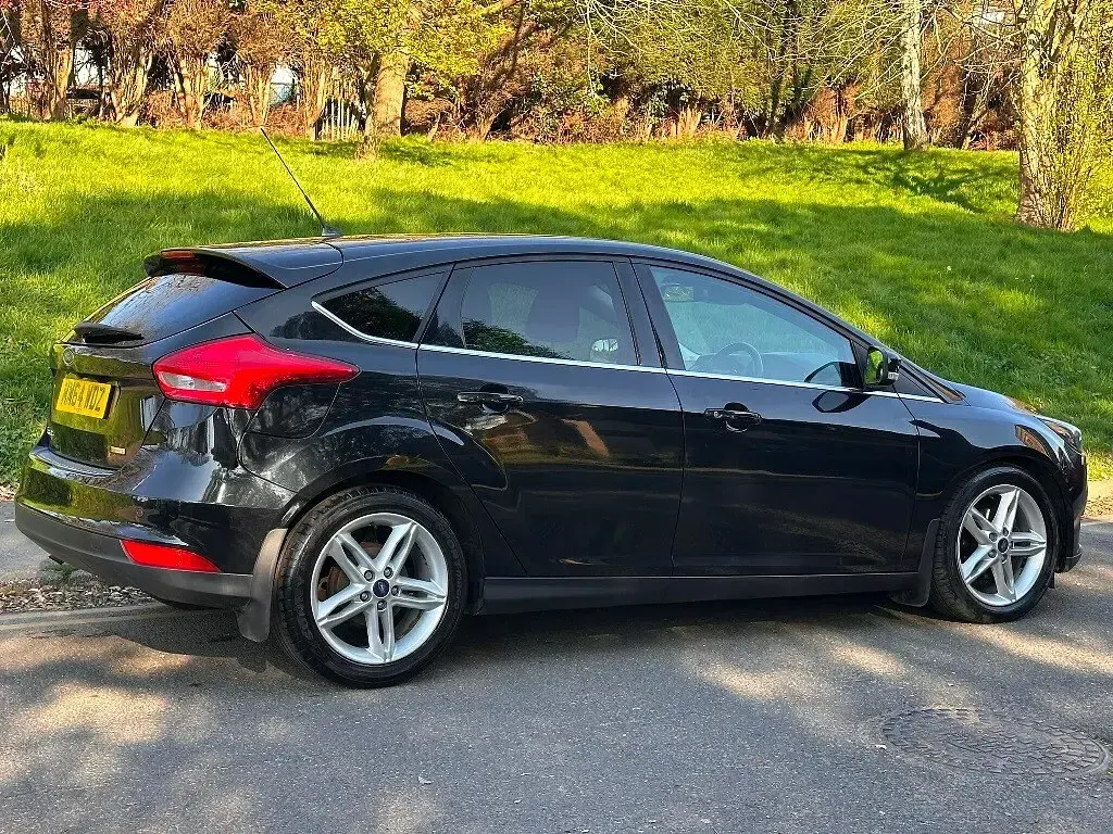 Used Ford Focus Titanium 125 HP (91 kW) 2015 Black Hatchback