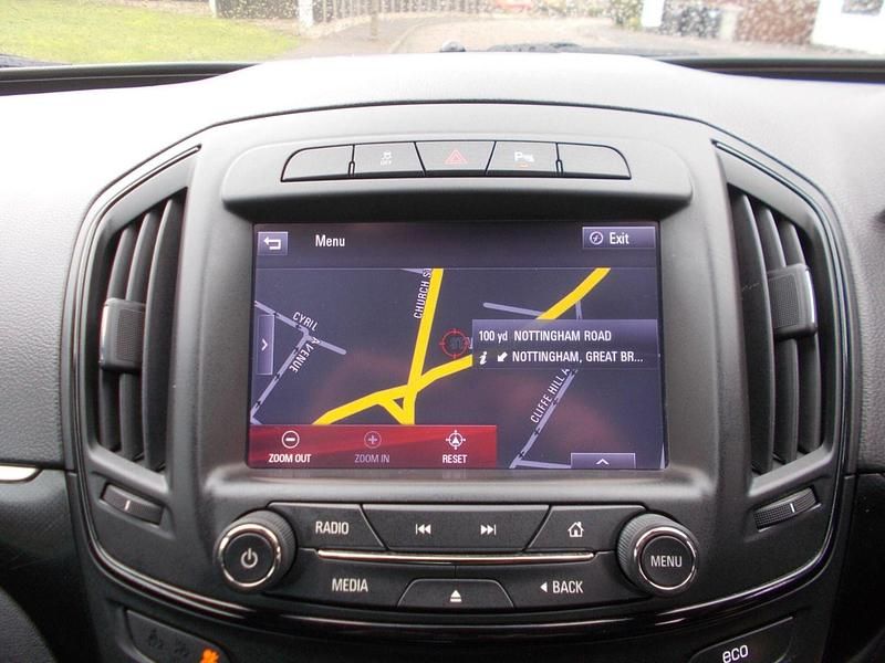 Used Vauxhall Insignia SRi 140 HP (102 kW) 2015 Silver Hatchback