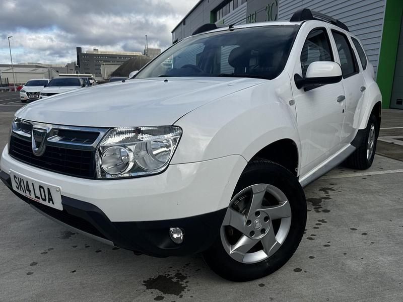 Used Dacia Duster Lauréate 110 HP (80 kW) 2014 White SUV