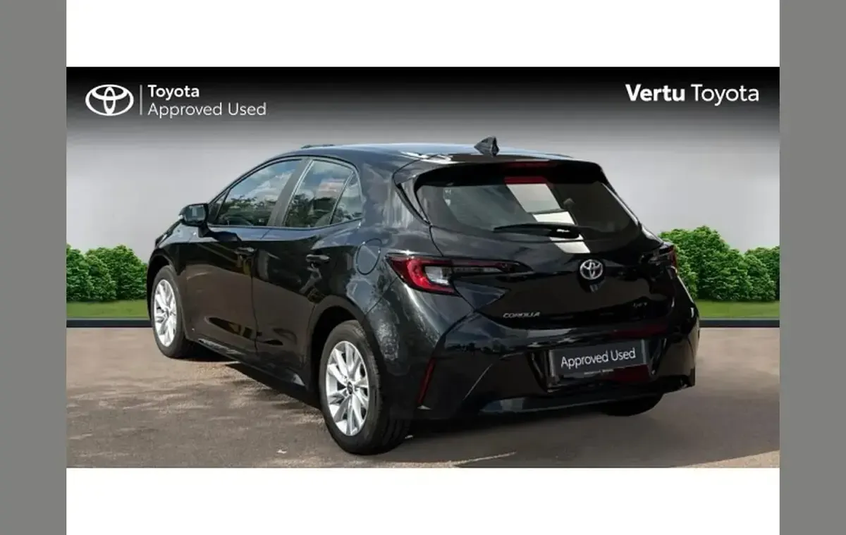 Used Toyota Corolla 196 HP (144 kW) 2025 Black Hatchback