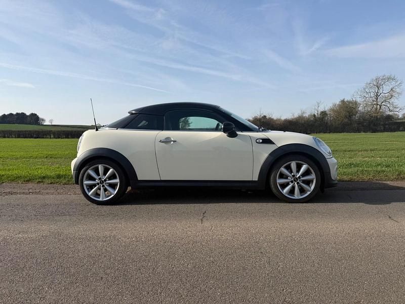Used Mini Cooper Coupé 2011 White Coupe