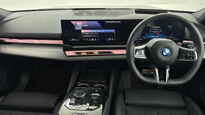 Used BMW 530e M Sport 295 HP (216 kW) 2025 Black Estate