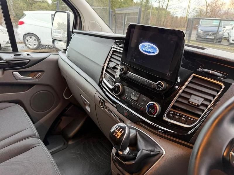 Used Ford Transit Custom Limited 130 HP (95 kW) 2022 Silver Van