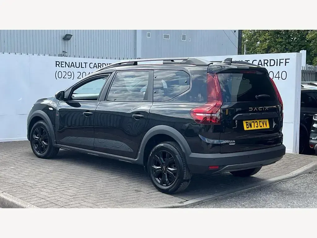 Used Dacia Jogger Extreme 141 HP (103 kW) 2024 Black MPV