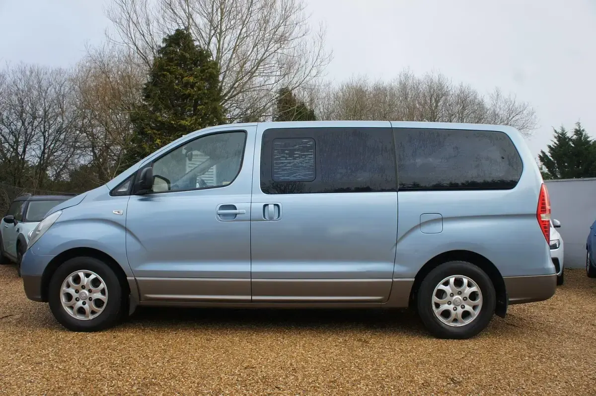 Used Hyundai I800 Style 2011 Blue MPV