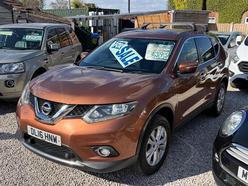 Used Nissan X-Trail Acenta 130 HP (95 kW) 2016 Orange SUV
