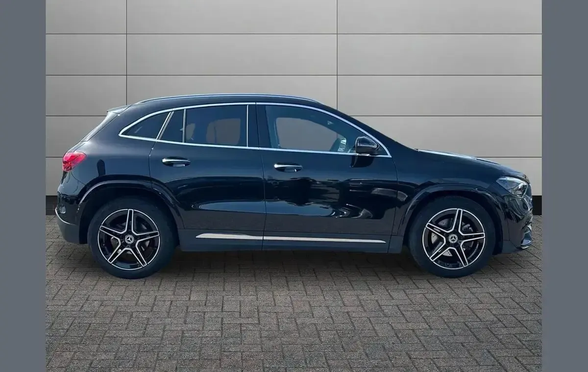 Used Mercedes GLA200 Executive 161 HP (118 kW) 2025 Black SUV