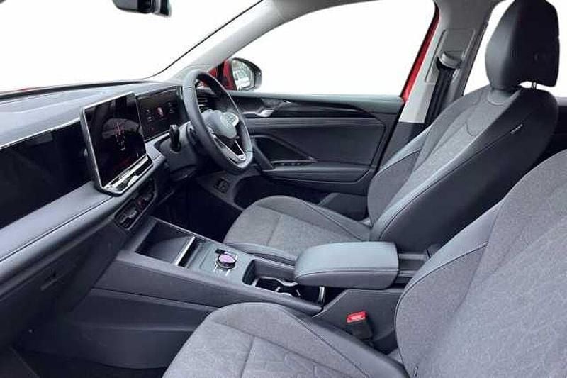 Used VW Tiguan Match 204 HP (150 kW) 2025 Persimmon red SUV