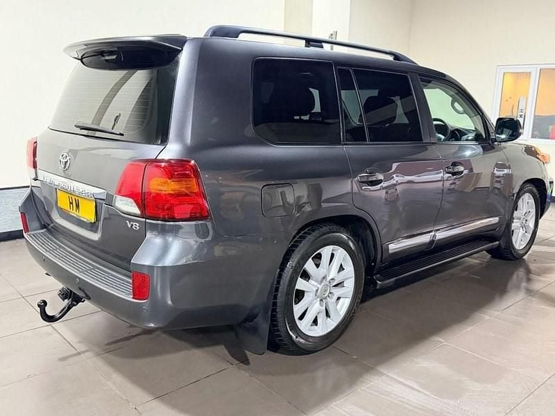 Used Toyota Land Cruiser 268 HP (197 kW) 2014 Grey SUV