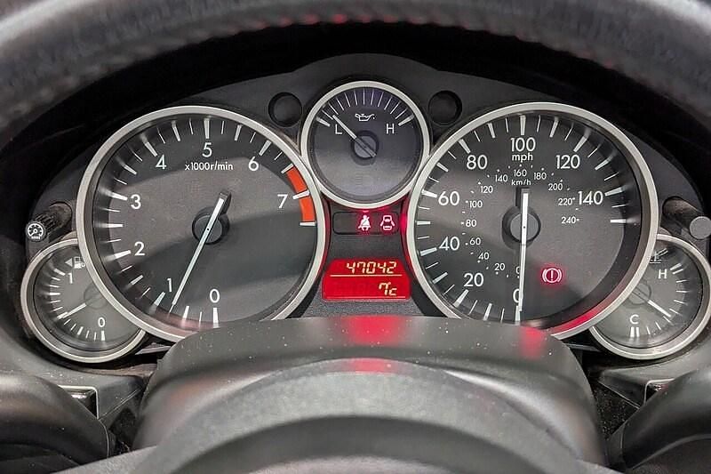 Used Mazda MX5 126 HP (92 kW) 2014 Red Cabriolet