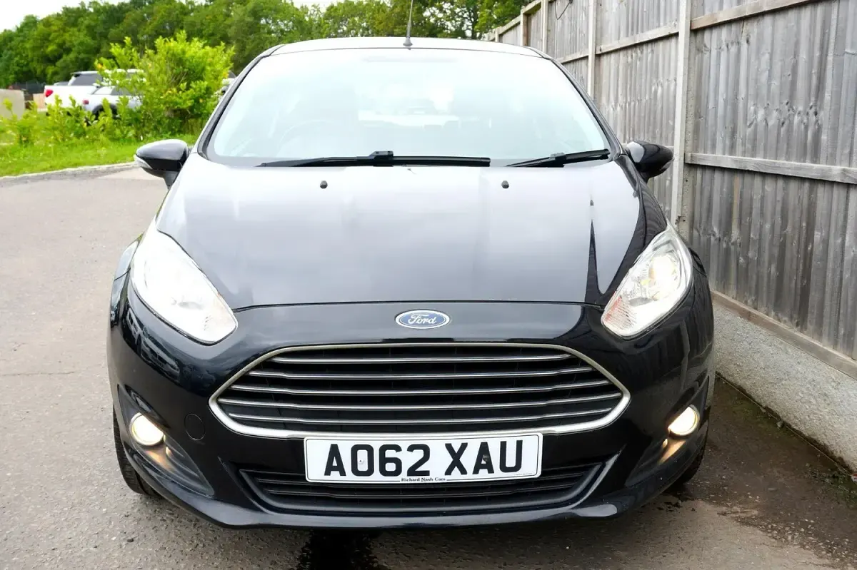 Used Ford Fiesta Zetec 75 HP (55 kW) 2013 Black Hatchback