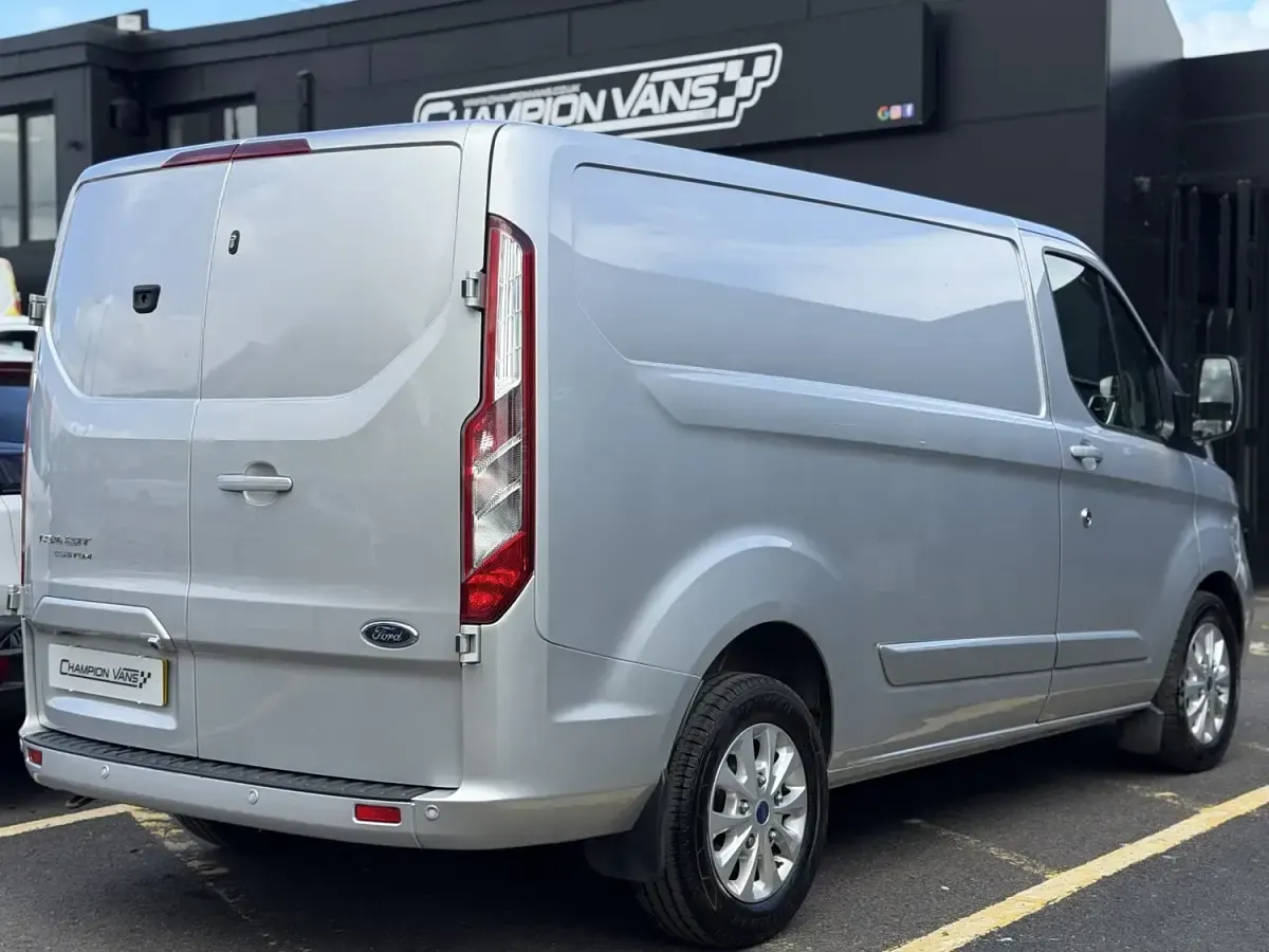Used Ford Transit Custom Limited 130 HP (95 kW) 2023 Silver Van
