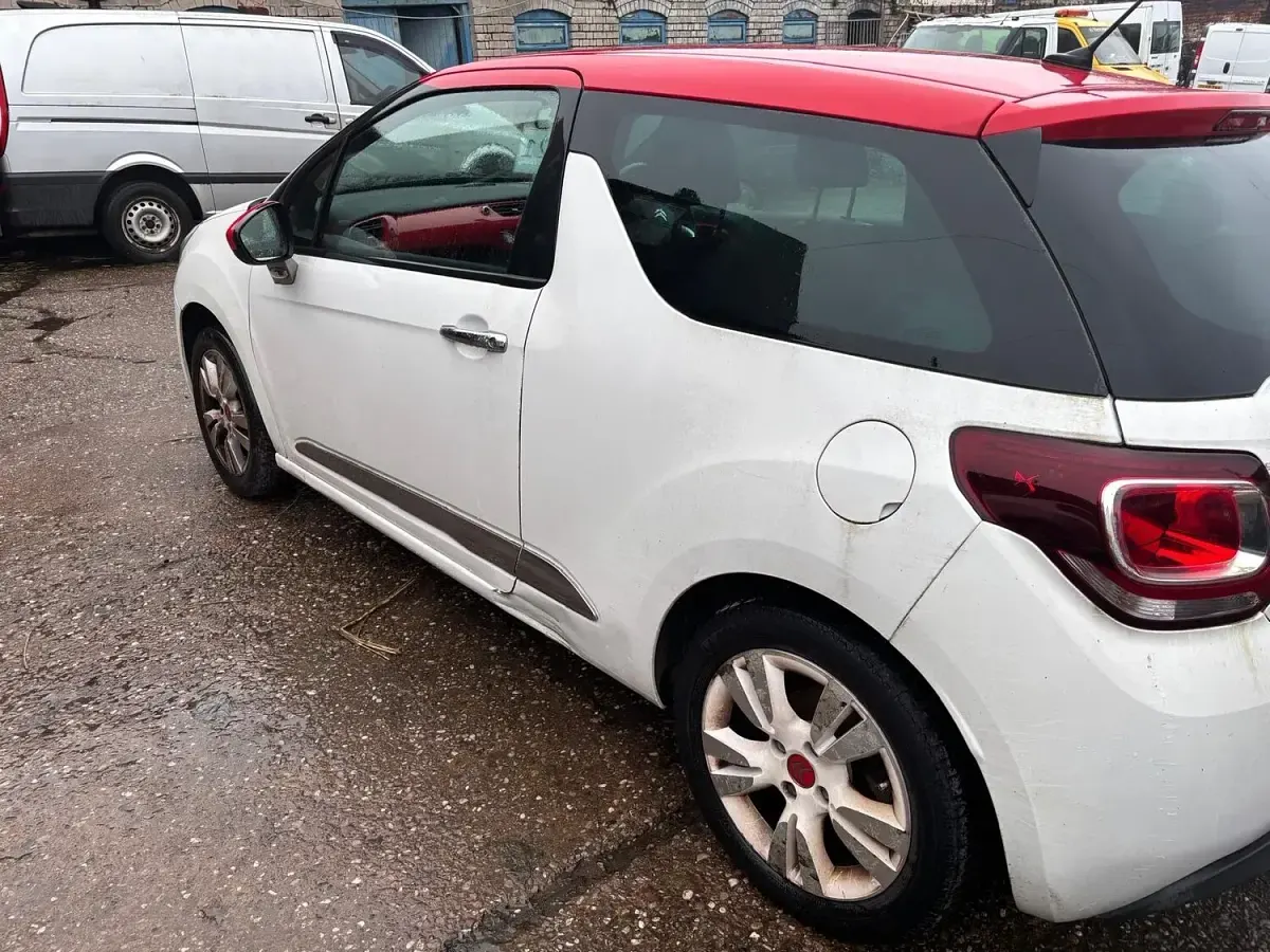 Used Citroën DS3 2013 White Hatchback