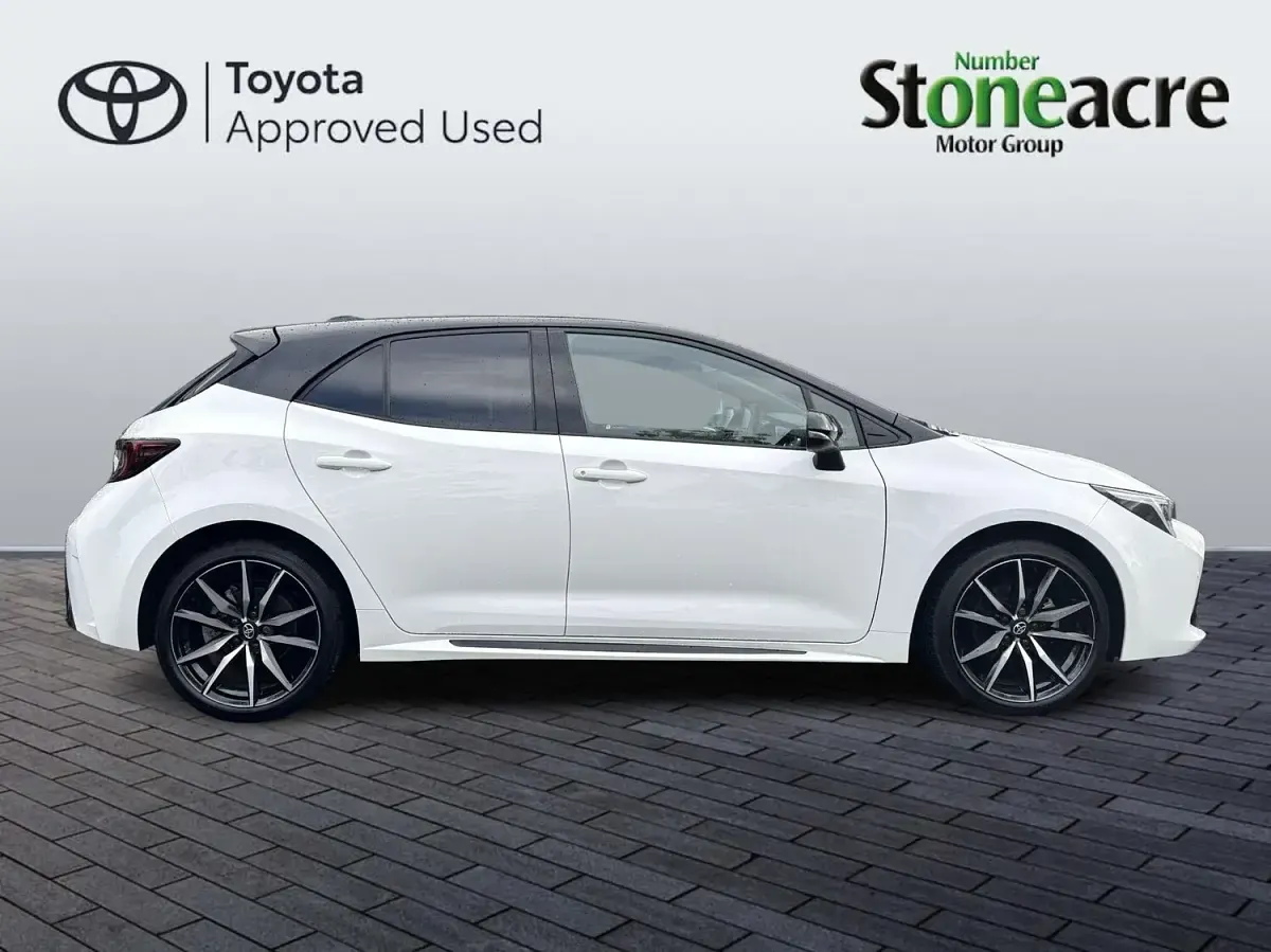 Usado Toyota Corolla Sport 196 HP (144 kW) 2024 Branco Citadino