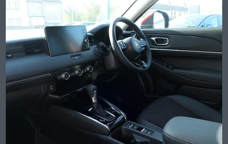 Used Honda HR-V Advance 128 HP (94 kW) 2025 Red SUV