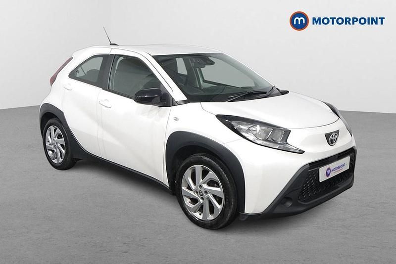 Used Toyota Aygo X PURE 2022 White SUV
