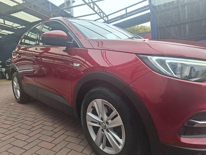 Used Vauxhall Grandland X S 130 HP (95 kW) 2019 Red SUV