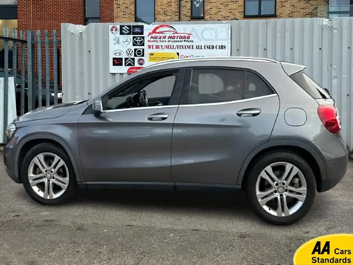 Käytetty Mercedes GLA200 Executive 156 HP (114 kW) 2015 Harmaa Katumaasturi