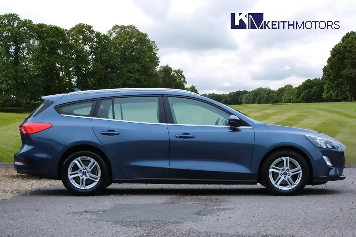 Used Ford Focus Zetec 120 HP (88 kW) 2021 Blue Estate