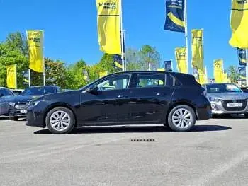 Used Vauxhall Astra Design Edition 130 HP (95 kW) 2023 Black Hatchback