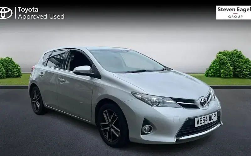 Used Toyota Auris 90 HP (66 kW) 2014 Hatchback