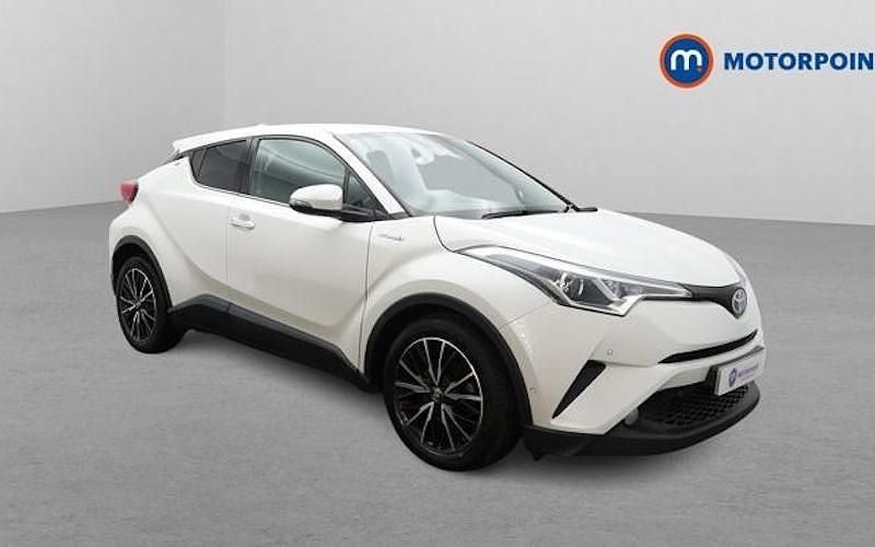 Used Toyota C-HR 122 HP (89 kW) 2017 White SUV