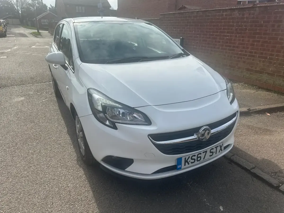 Usado Vauxhall Corsa Design Edition 95 CV (69 kW) 2018 Blanco Utilitario