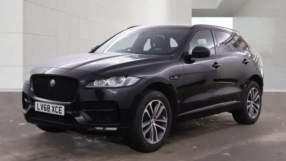 Used Jaguar F-Pace R-Sport 240 HP (176 kW) 2018 Black SUV