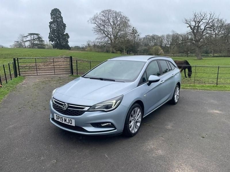 Used Vauxhall Astra Design Edition 125 HP (91 kW) 2019 Silver Estate