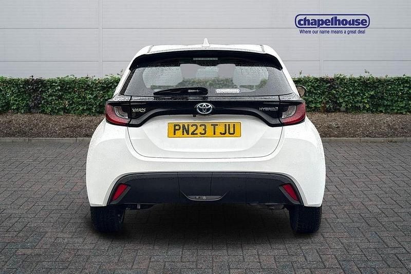 Used Toyota Yaris Hybrid 2023 White Hatchback