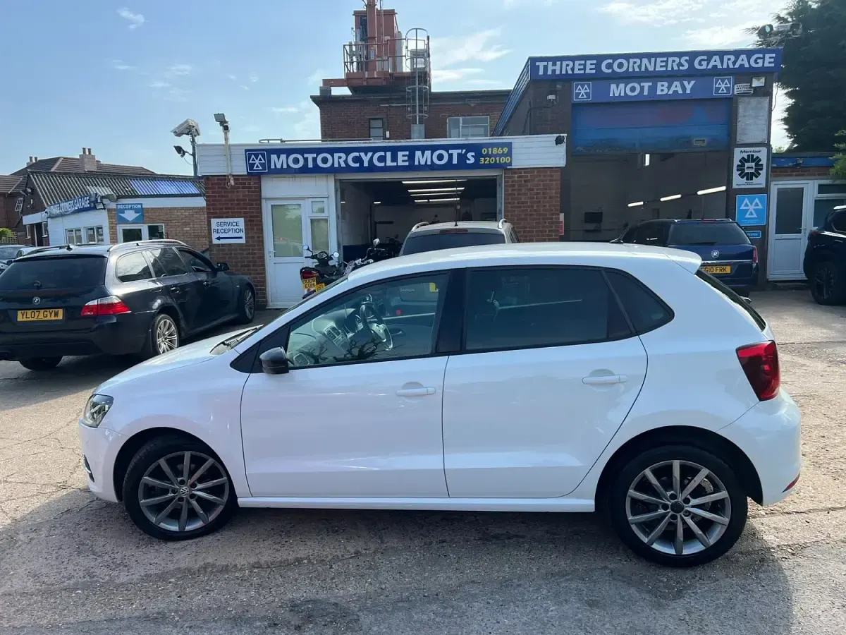 Used VW Polo Design 2015 White Hatchback