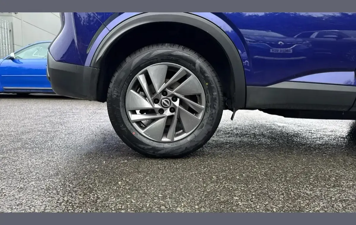Used Nissan Qashqai Acenta Premium 155 HP (114 kW) 2023 Blue SUV