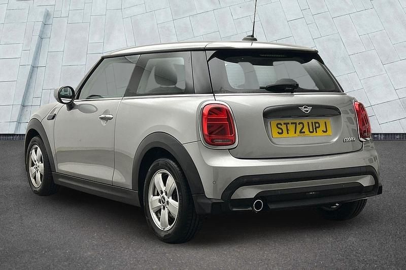 Used Mini Cooper Classic 134 HP (98 kW) 2022 Silver Hatchback