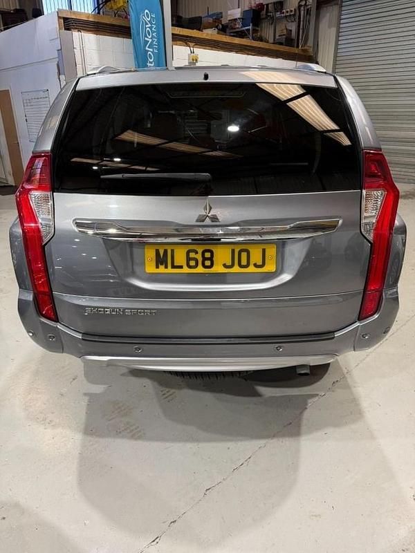 Usado Mitsubishi Shogun 2018 Cinzento SUV