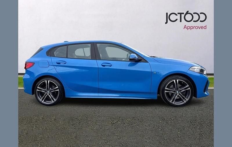 Used BMW 118 M Sport 134 HP (98 kW) 2023 Blue Hatchback