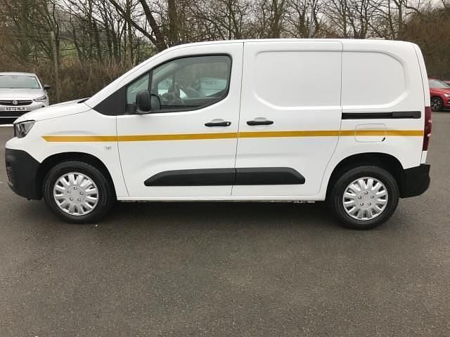 Used Peugeot Partner 2021 White MPV